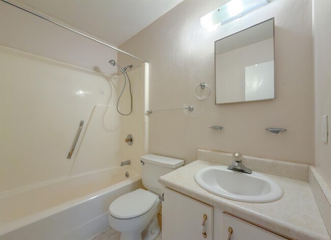 Building Photo - 2254 Tuscavilla Rd