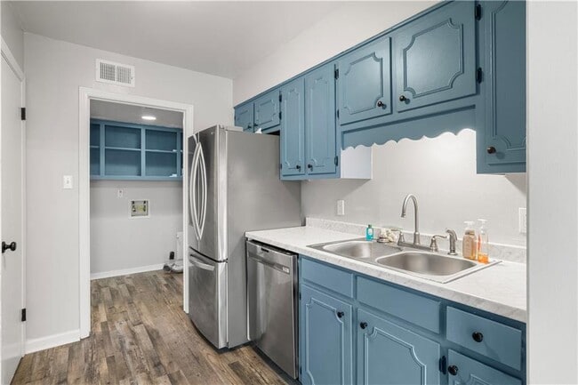 Building Photo - 6505 Cedar Bend Ct