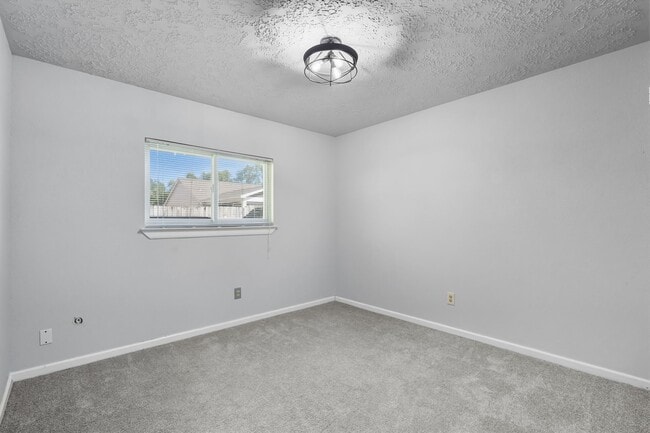 Building Photo - 9731 Shell Rock Rd