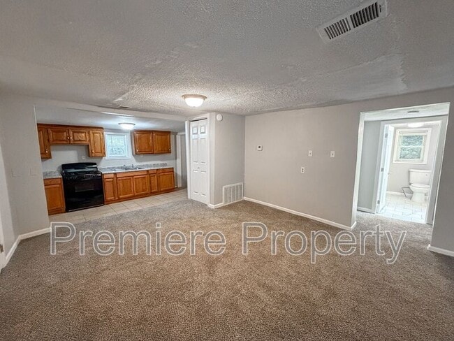 Building Photo - 2409 Mc Kinley Ave