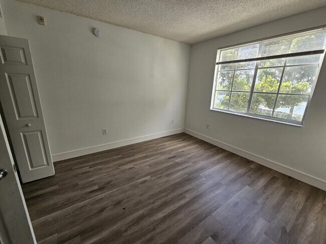 Building Photo - 2351 W Preserve Way