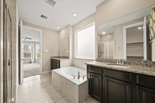 Building Photo - 10026 Tribeca Trl
