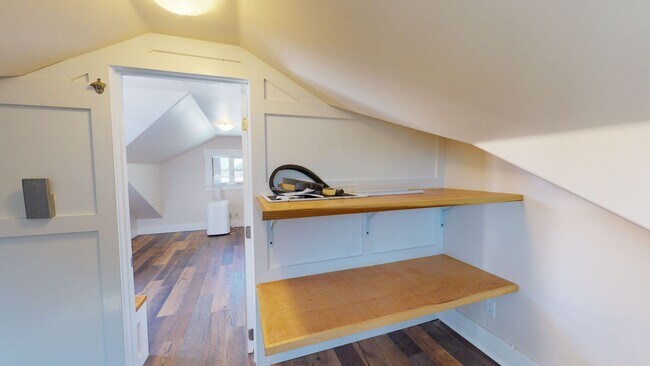 Building Photo - Updated and Spacious Coronado Townhome Ava...