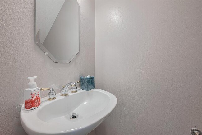 Building Photo - 7130 Harmony Cove