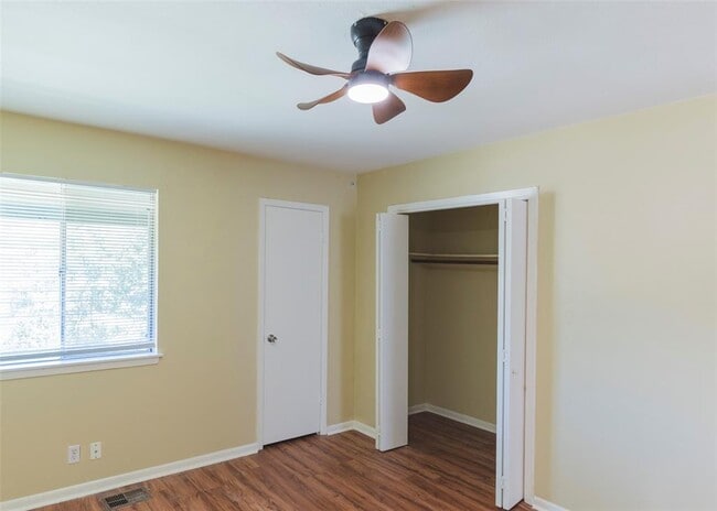 Building Photo - 8809 Dawnridge Cir