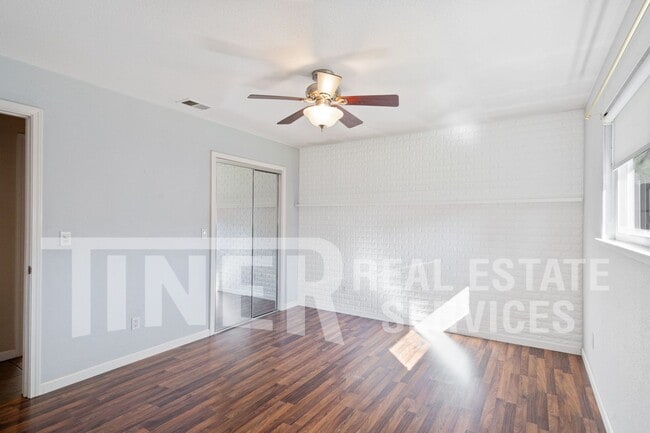 Building Photo - 8224 Longden Cir