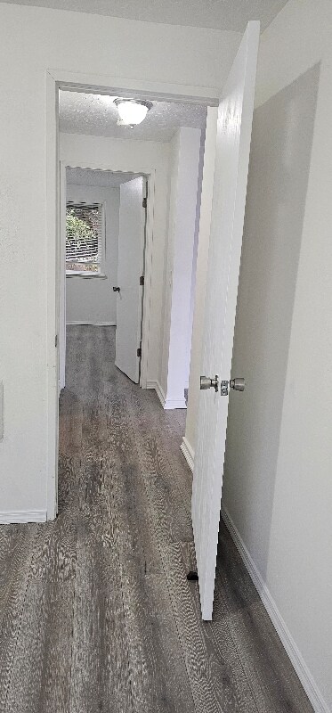 Building Photo - 930 NW Chelsea Ct