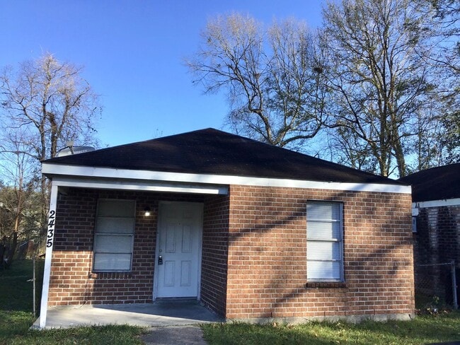 Building Photo - 2435 Elm Park Dr