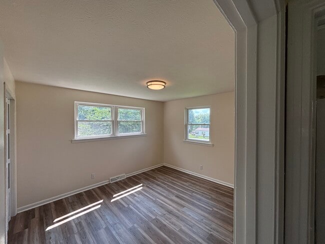 Building Photo - 1307 Allen Rd