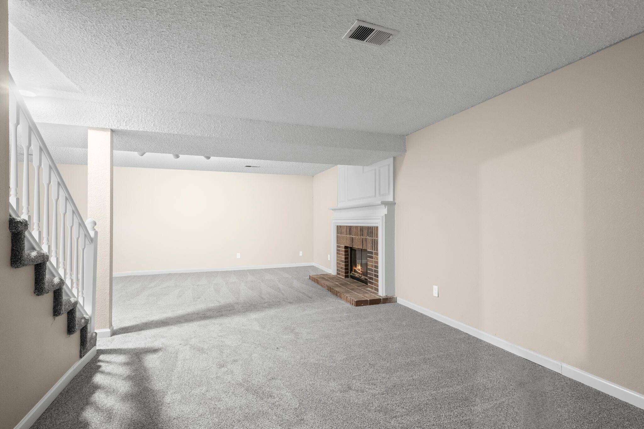 Building Photo - 12665 Grove Ct
