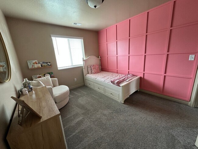 Building Photo - 2269 S Knights Way