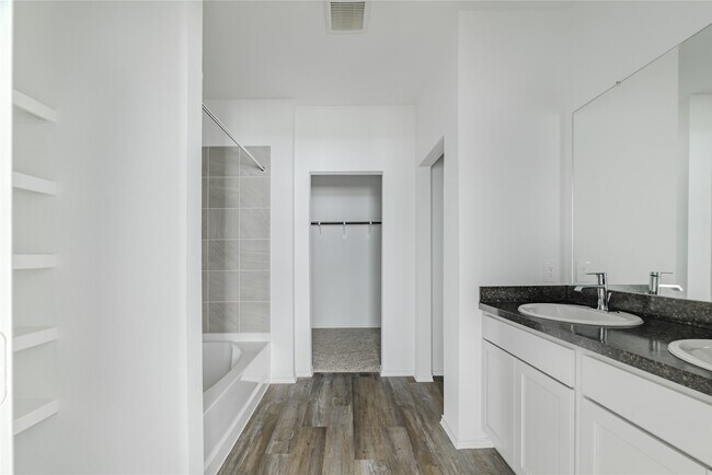 Building Photo - 5619 Simcrest Grove Dr