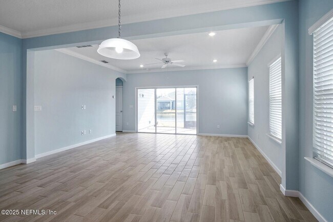 Building Photo - 351 St James Way