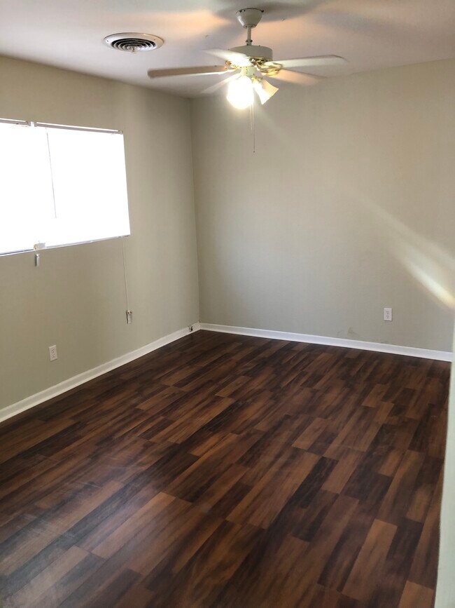 Building Photo - 1111 Sycamore St