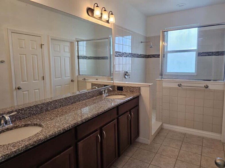 Building Photo - 32717 Coldwater Creek Loop