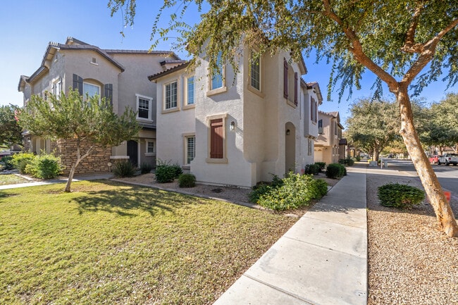 Building Photo - 4233 E Jasper Dr