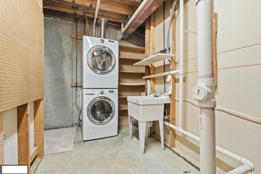 Building Photo - 6141 Summer Park Ln