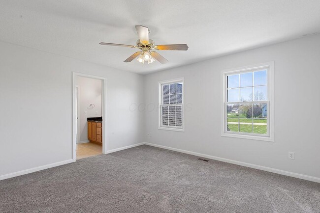 Building Photo - 100 Bermuda Dr