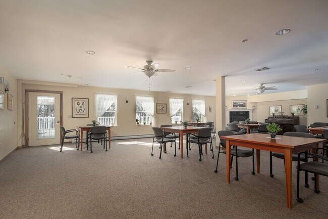 Building Photo - 1 bed, 1 bath independent senior living (55+ years of age) heat, hot water, & electricity include...