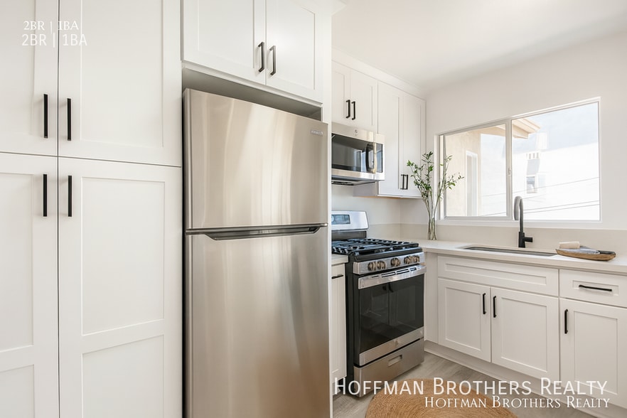 Building Photo - 121 S Carondelet St