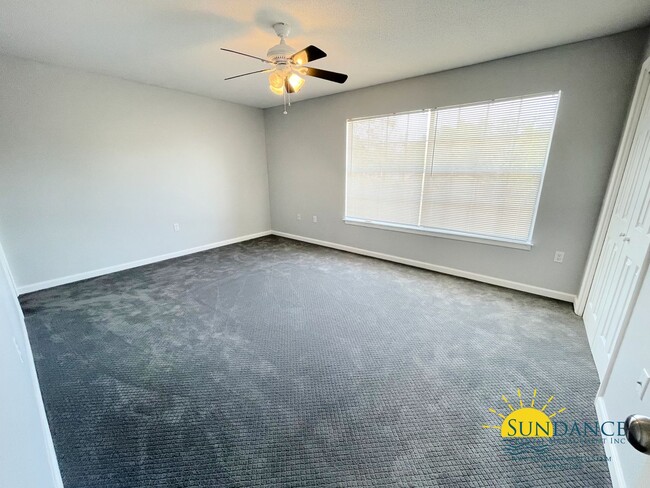 Building Photo - Quaint 3 Bedroom Townhouse in Shalimar