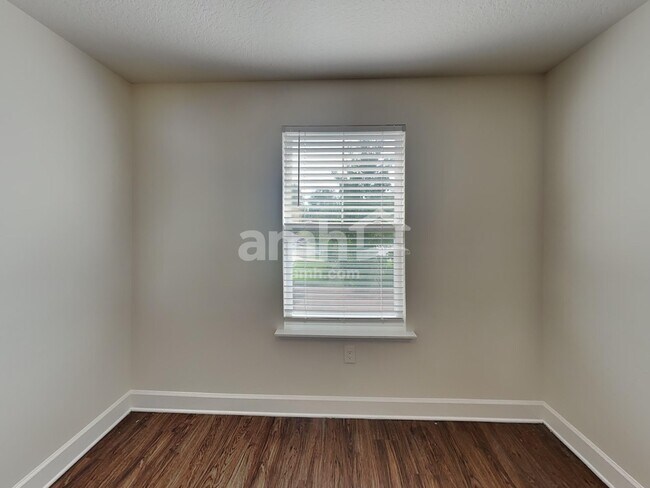 Building Photo - 220 Crestrun Loop