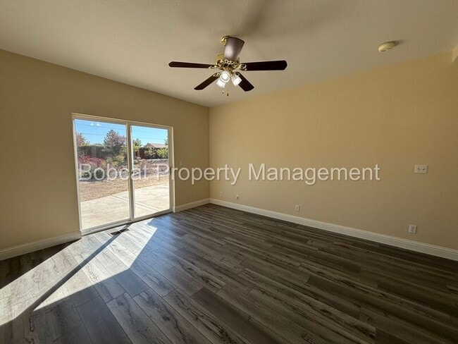 Building Photo - 2963 Hot Springs Dr