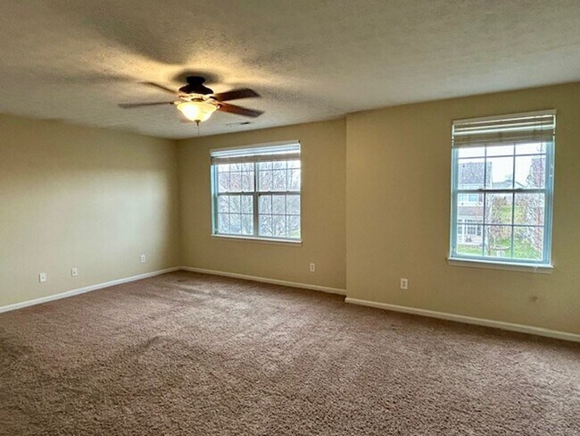 Building Photo - Beautiful 2 Story, 4 Bedroom, with a Full ...