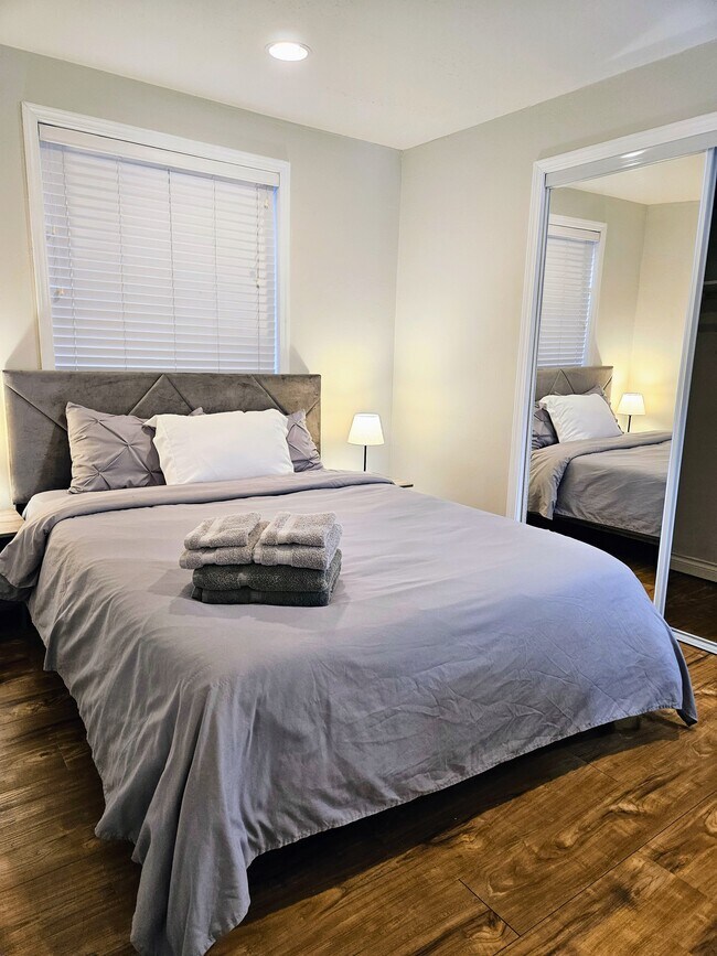 Building Photo - 10309 Stone Ave N