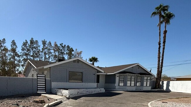 Primary Photo - Furnished Ranch-Style Home in a Quiet, Pri...