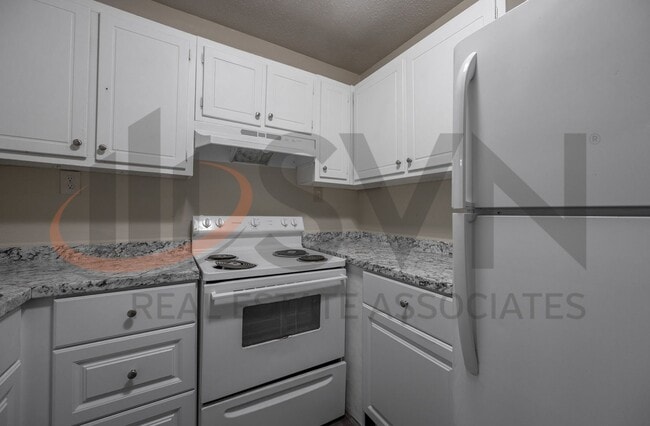 Building Photo - 500 Umstead Dr