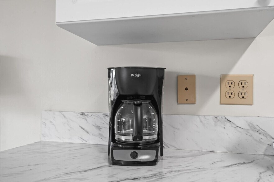 Building Photo - 1920 Bent Grass Dr