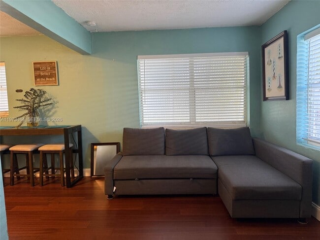 Building Photo - 1544 NW 4th Ave