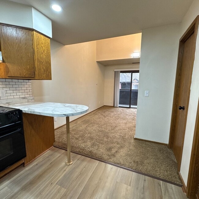 Building Photo - Stylish 1-Bedroom Apartment with Luxurious Updates in a Serene Setting