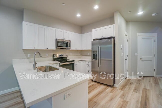 Building Photo - 2429 NE 54th St