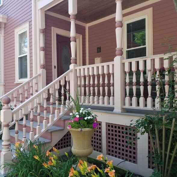 Primary Photo - 16 Dresden St