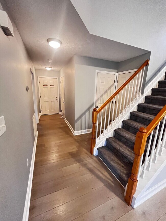 Building Photo - Beautiful 4 Bedroom and 2.5 Bath Home