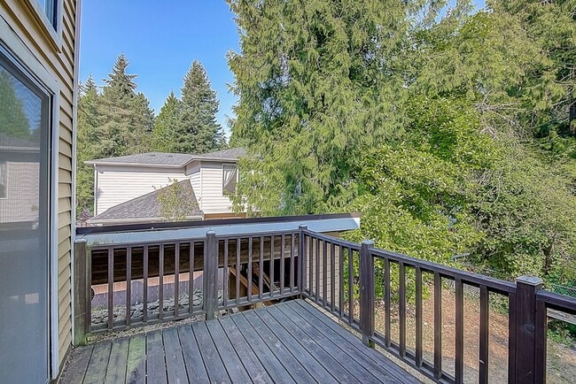Building Photo - 4 bed/ 2 bath house on 145th St!