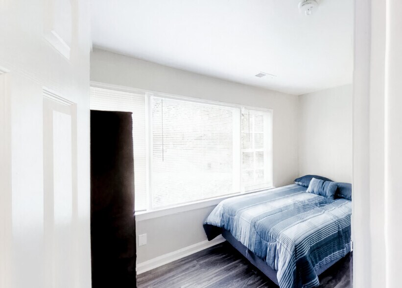 Building Photo - 149 Harlan Rd SW