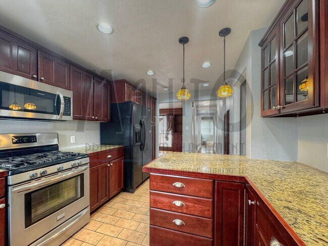 Building Photo - 1624 S Grand Blvd