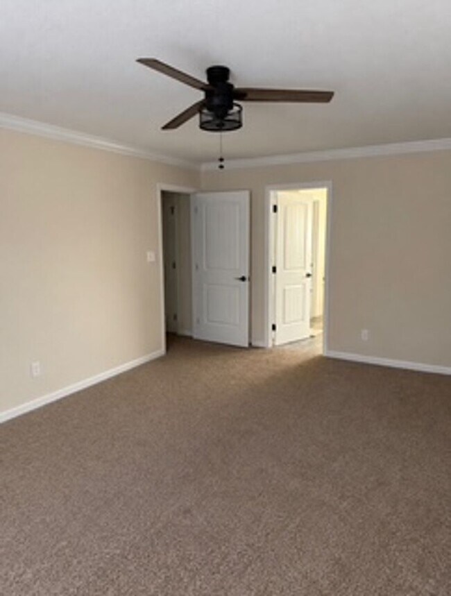 Building Photo - Maryville 37803 - 3 bedroom 2.5 bath home - Call Debra Johnson (865) 591-8281