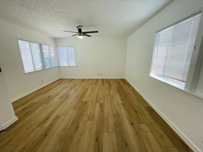 Interior Photo - Lomelk Bungalows LLC