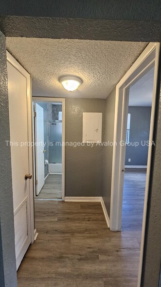 Building Photo - 1459 W 20th St