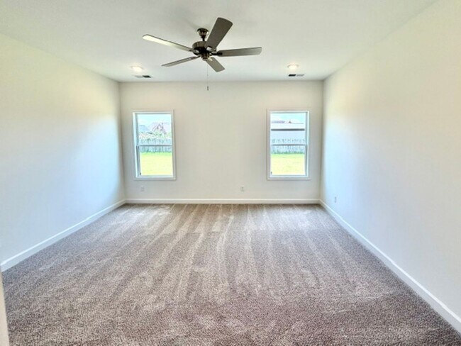 Building Photo - 165 Summer Rose Ln