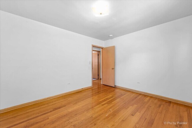 Building Photo - 2424 N 77th Ct