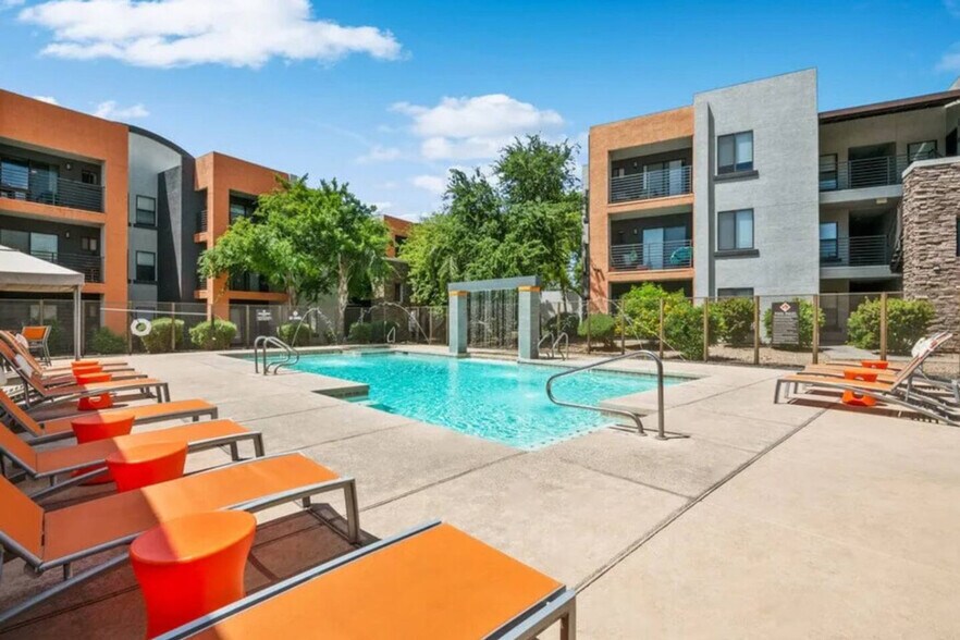 Building Photo - 15164 N 140th Dr