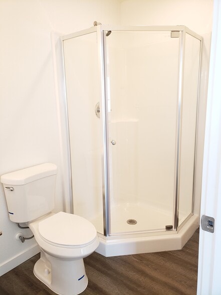 shower enclosure - 814 N 2nd St