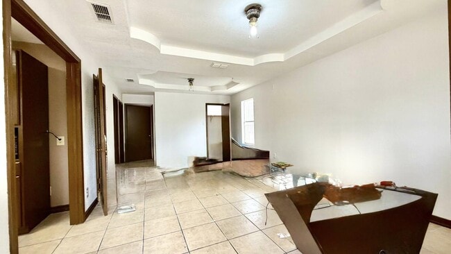 Building Photo - 1419 Reagan Dr