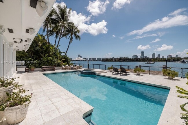 Building Photo - 2 S Hibiscus Dr