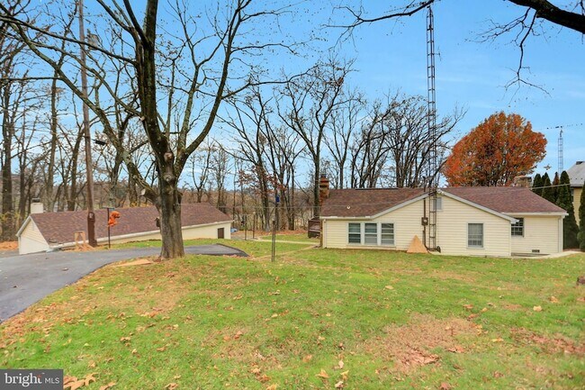 Building Photo - 24414 Graham Ave